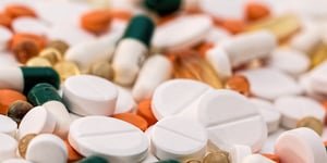 bunch-of-white-oval-medication-tablets-and-white-medication-159211